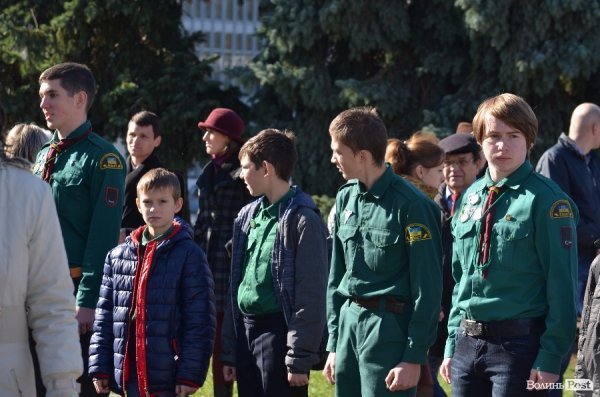 У Луцьку відкрили оновлений фотостенд пам'яті загиблих волинян. ФОТО