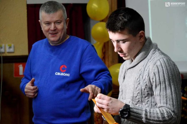 Луцькі школярі взяли участь в ток-шоу з антиреклами наркотиків. ФОТО