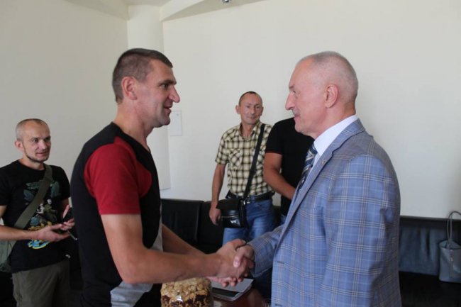 Волинського «кіборга» пролікували і тепер шукають йому роботу