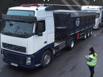 Спростили процедуру перевезення агропродукції через волинський кордон до Польщі: як це працюватиме