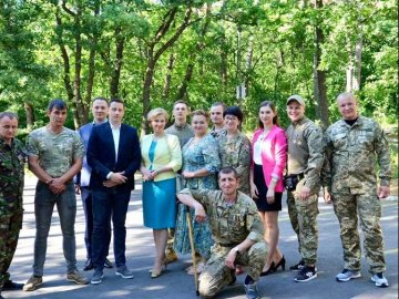 «Зігрій душу»: чотири роки поспіль волонтери допомагають бійцям