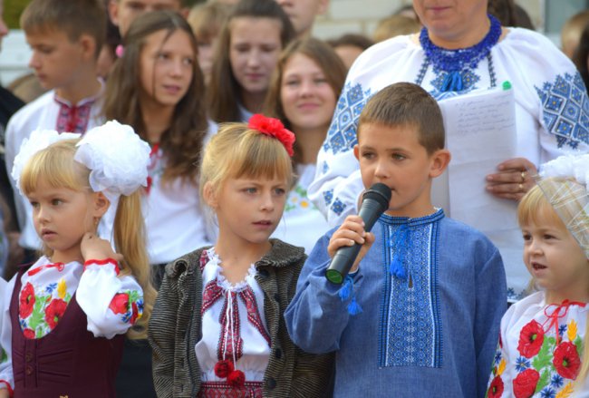 Перший дзвоник у найменшому місті на Волині. ФОТО