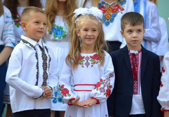 Перший дзвоник у найменшому місті на Волині. ФОТО