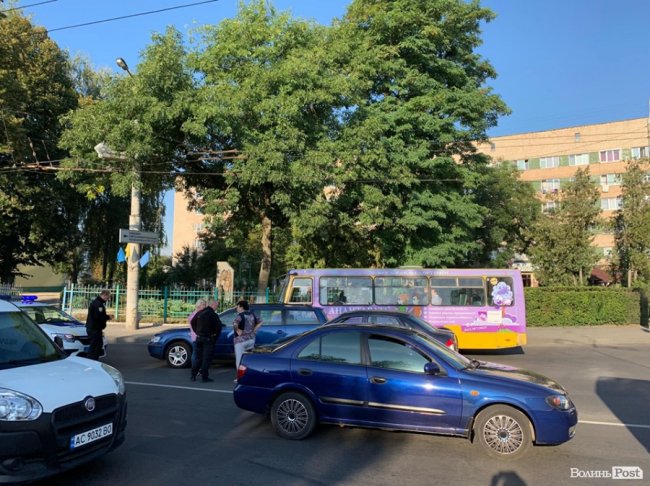 У Луцьку зіткнулись два легковики. ФОТО