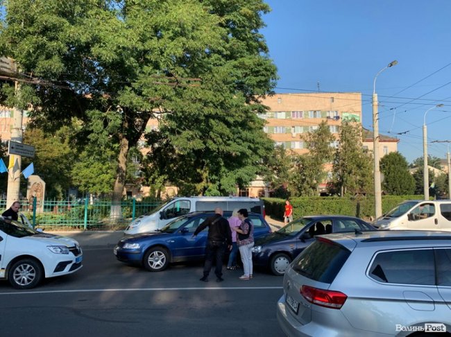 У Луцьку зіткнулись два легковики. ФОТО