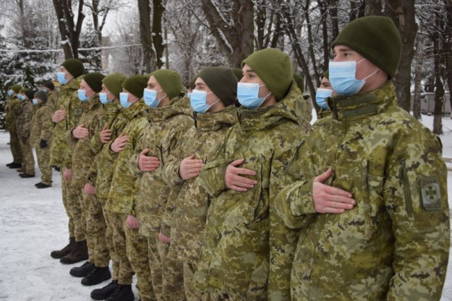 На Волині звільнили в запас ЗСУ строковиків-прикордонників. ФОТО
