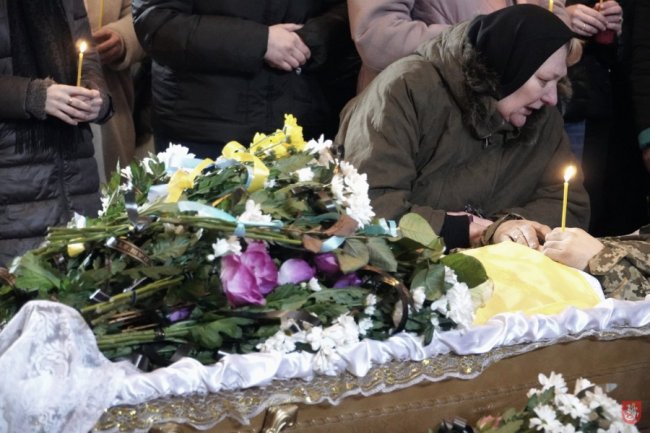 У Володимирі попрощалися із загиблим Героєм Артемом Єгиазаряном