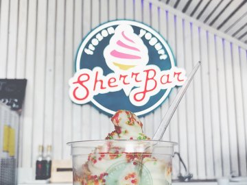 Розповіли, чому «Sherr bar» з йогуртованим морозивом особливий. ФОТО*
