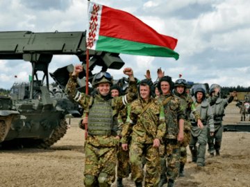 Білорусь не здатна здійснити наступ самостійно без участі РФ, але Кремль тримає у резерві третину своїх БТГр, – розвідка