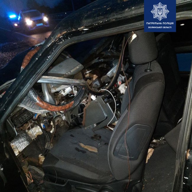 Заснув за кермом та наїхав на дерево: у Луцькому районі трапилася ДТП