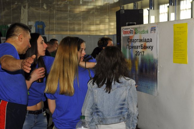 Конкурси, ігри, розваги: як ПриватБанк святкував 25-річчя 