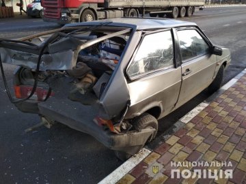 Поліція повідомила деталі ДТП за участю вантажівки і легковика у Княгининку 
