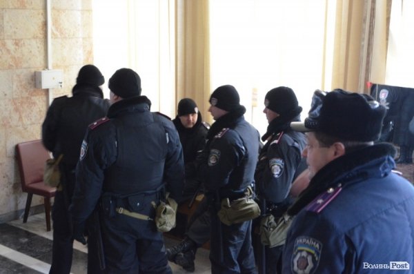 «Міліція з народом», бо мороз. ФОТО