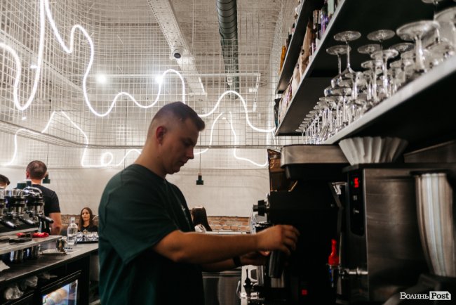 У Луцьку відкрили кав’ярню відомої мережі «IDEALIST COFFEE CO.»: чим вона особлива? ФОТО