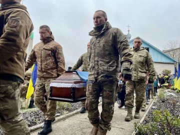 Нововолинськ попрощався із 4 загиблими захисниками. ФОТО