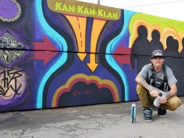 Художник подарував волинському місту мурал. ФОТО. ВІДЕО