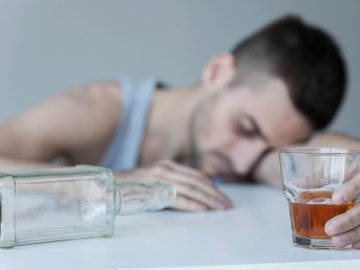 Кількість постраждалих від алкогольного отруєння збільшилася