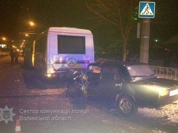 Аварія у Луцьку: постраждали двоє людей