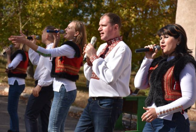Для волинських військових на Донбасі влаштували концерт. ФОТО