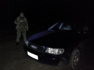 Луцькі прикордонники затримали 2 автівки, які перетнули кордон з порушеннями
