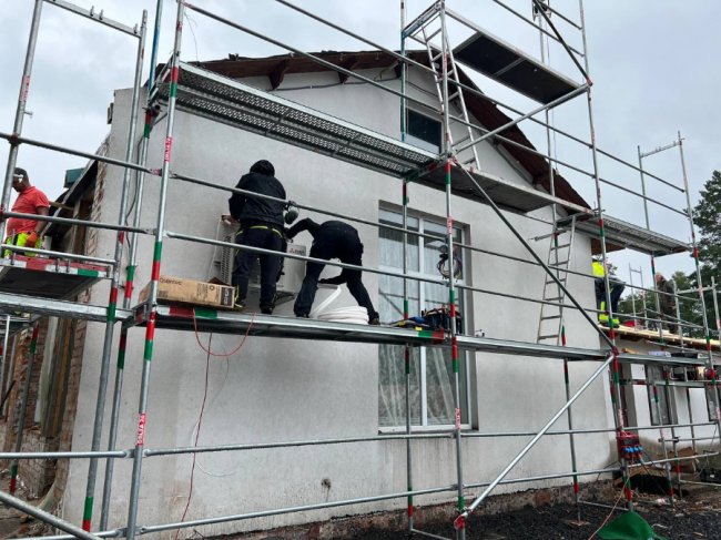 В громаді на Волині будівельники зі Швеції зводять житло для переселенців