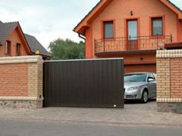 Переваги різних видів воріт для бізнесу*