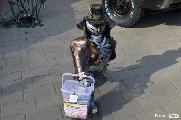 У Луцьку - благодійний  «масляний» ярмарок. ФОТО