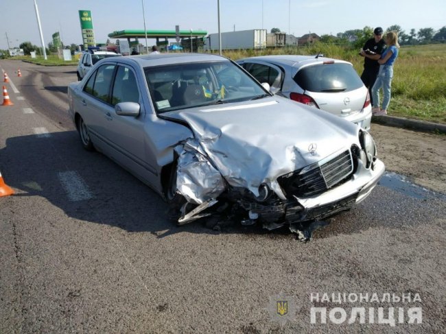 На Львівщині зіткнулись два автомобілі: постраждали п'ятеро волинян