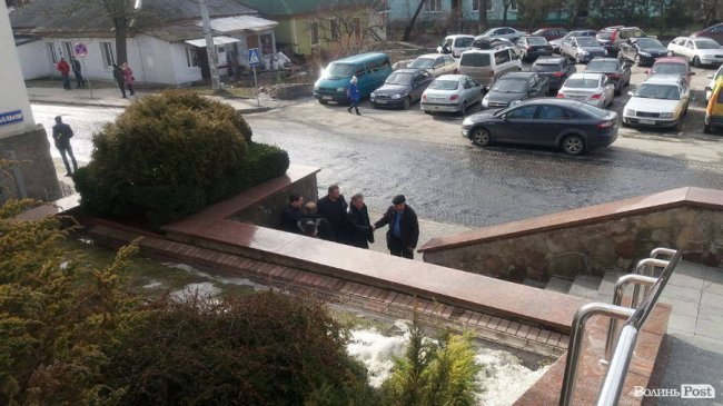 До Луцькради приїхав головний свободівець Волині Анатолій Вітів