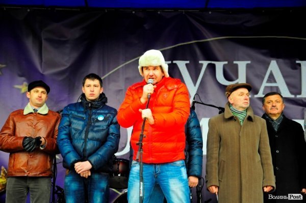 Віче на луцькому Майдані. ФОТО