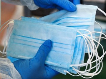 Волинським медикам виділили 230 тисяч масок 