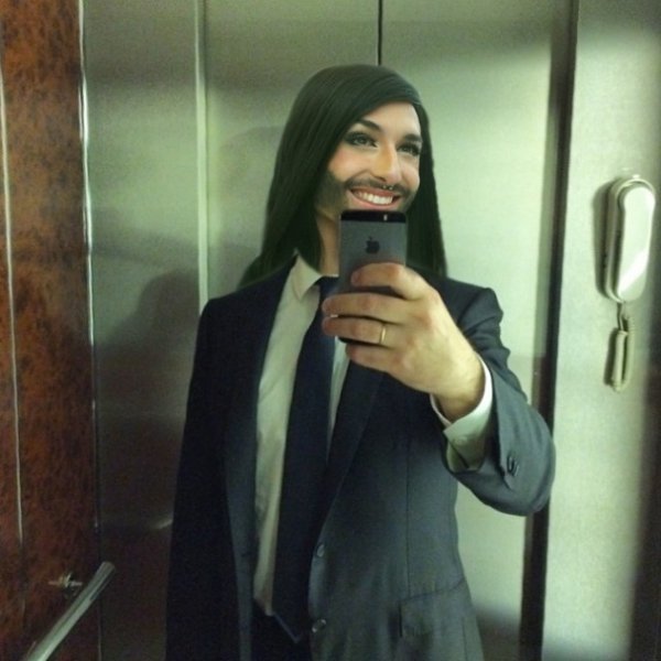 Інтернет сміється з селфі Медведєва. ФОТО