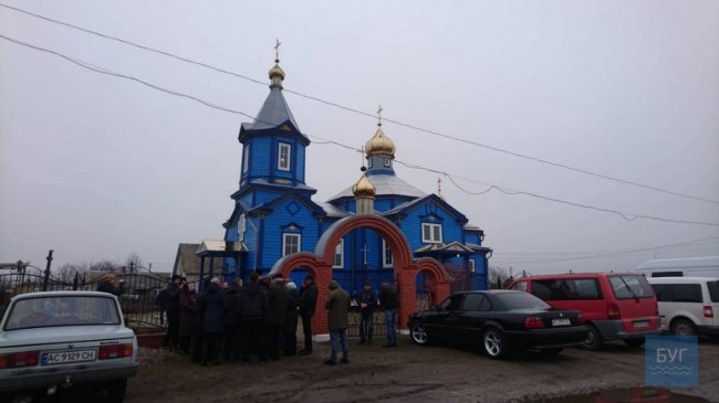 У громаді на Волині, де люди тричі підтримали перехід до ПЦУ, не вщухає церковний конфлікт. ВІДЕО