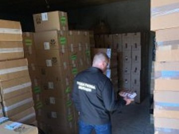 На Волині викрили підпільний цех, де була партія спирту й сигарет на 21 мільйон 