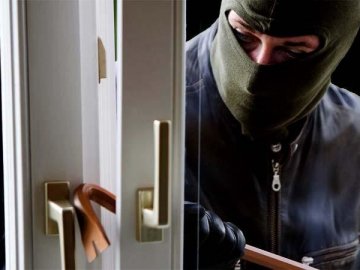 Обкрадав магазини: у Луцьку затримали серійного злодія