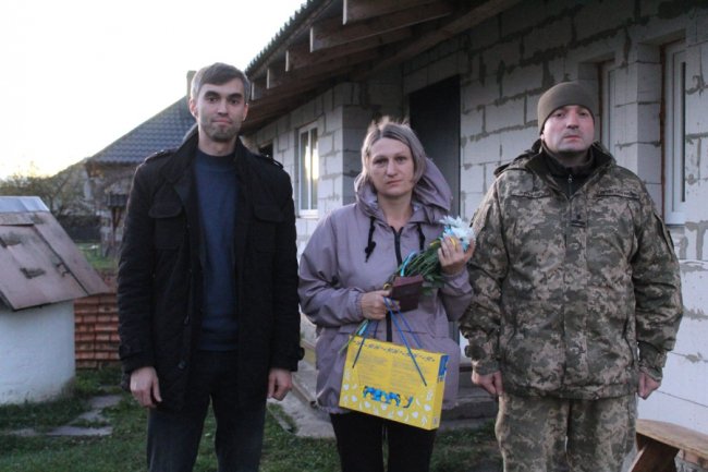 Рідним чотирьох загиблих Героїв з Волині вручили їхні посмертні нагороди. ФОТО
