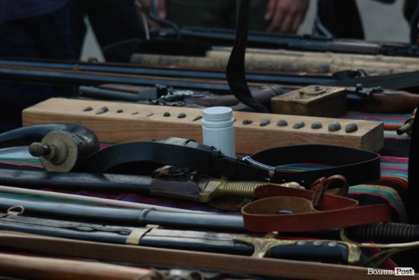 У Луцьку відкрили сезон нічного кіно просто неба. ФОТО