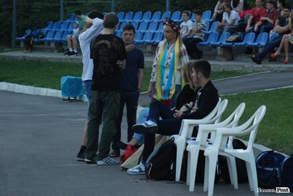 У Луцьку відкрили сезон нічного кіно просто неба. ФОТО