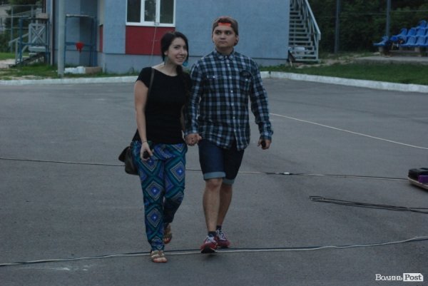 У Луцьку відкрили сезон нічного кіно просто неба. ФОТО