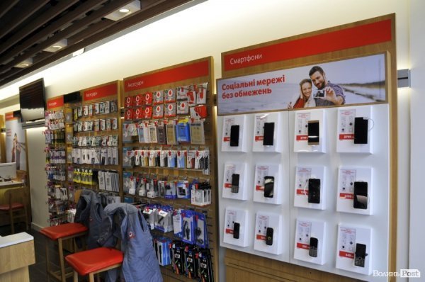У Луцьку відкрився перший брендований магазин Vodafone 