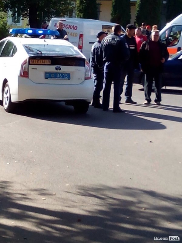 У Луцьку перекинувся трактор. ФОТО