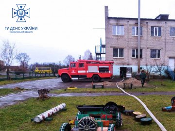 Волинські рятувальники  п’ять разів виїжджали відкачувати воду із затоплених дворів та підвалів будинків