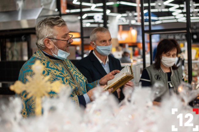 У «Тамі Тамі» продають освячені паски. ФОТО