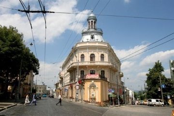 Чернівецький дім-корабель