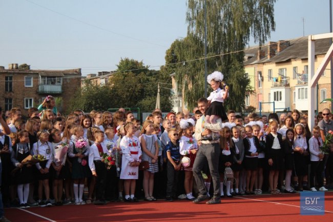 У Нововолинську відгуляли перший дзвоник. ФОТО
