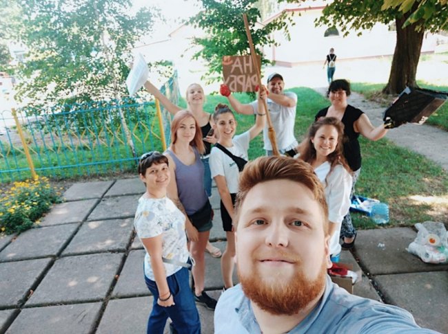 У місті на Волині в парку з'явилась «Віршована алея». ФОТО