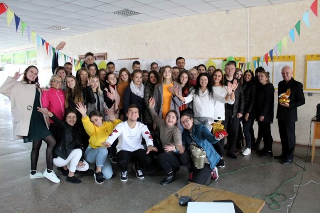 «Орел і Решка» та вікторина: у луцькому політесі відсвяткували День туризму