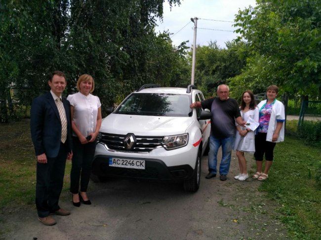 Для сімейних лікарів Жидичинської громади купили нову автівку. ФОТО