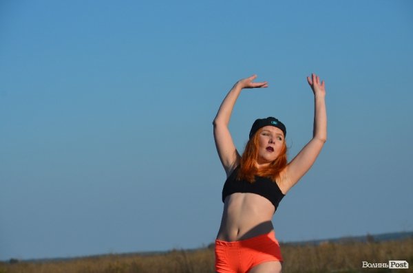 Під Луцьком відбувся чемпіонат з дрег-рейсингу. ФОТО