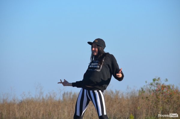 Під Луцьком відбувся чемпіонат з дрег-рейсингу. ФОТО